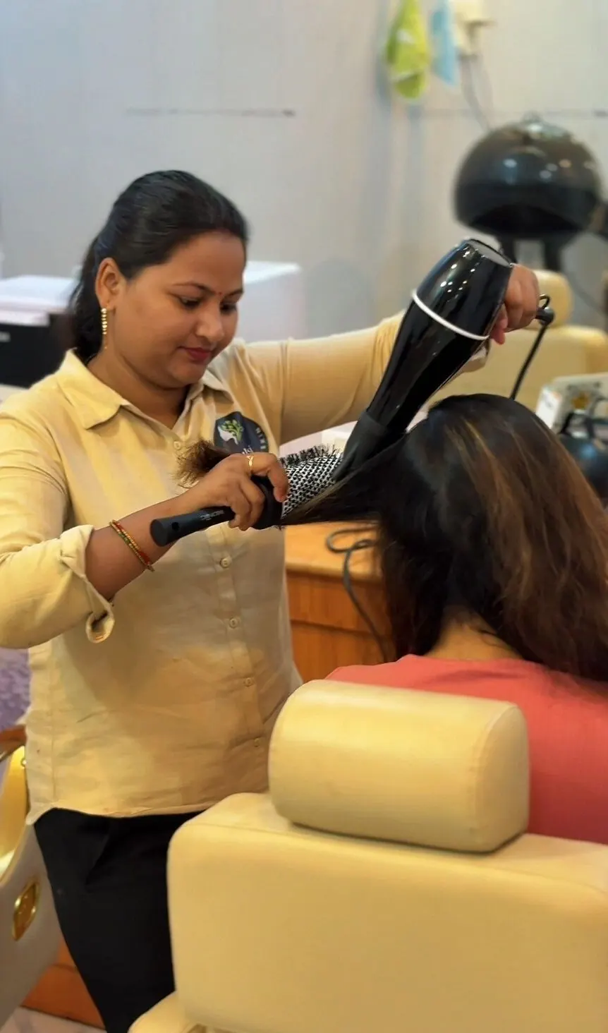 Blow-dry and hair styling